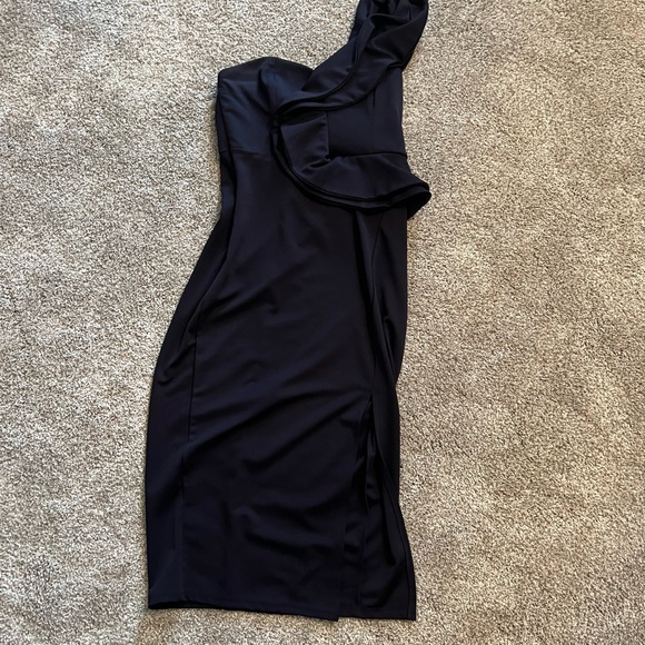One shoulder ruffle Midi navy dress. Size small. Leg slit. - Picture 3 of 10